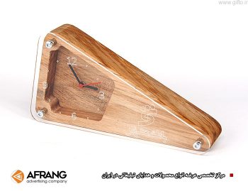 ساعت چوبی رومیزی مثلثی Besky